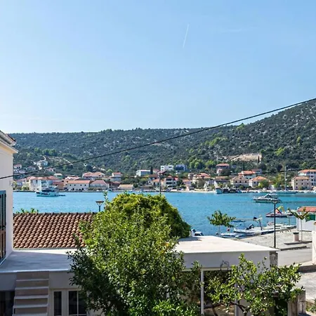 Red House Vinišće